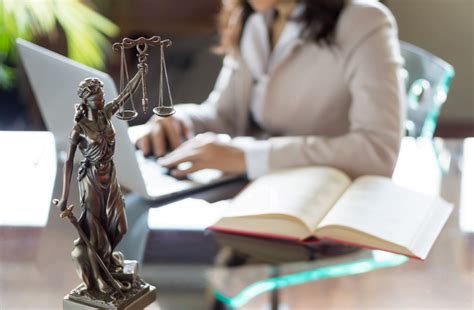 1. The Ultimate 5 Colleges For Aspiring Lawyers