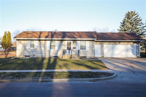 1425 S Olive Dr Sioux Falls Sd 57103 Mls 22401439 Redfin