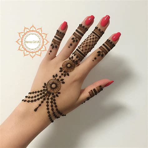 15 Basic Henna Tattoo Designs: The Ultimate Guide To Simple & Stunning Art