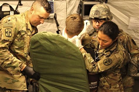 15 Field Medic Tips: Essential Training For Civilian Emergencies