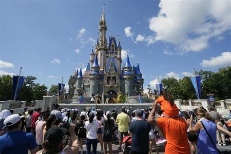 20 Must Know Facts About Disney World S Magic Ohmyfacts