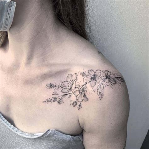 40 Delicate Tattoo Ideas For Women To Try Right Now Flower Tattoo