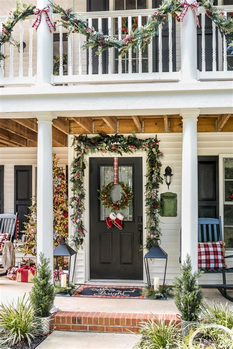 Cozy Cottage Christmas Plaid Porch Tips For Creating A Beautiful Amp Cozy Christmas Porch