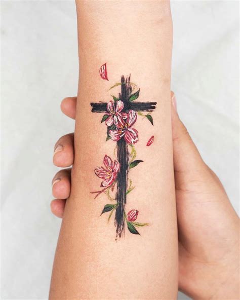 Design Your Perfect Floral Cross Tattoo: 7 Pro Tips