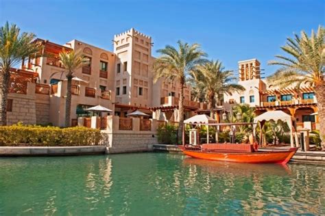 Dubai Amp 39 S Souk Madinat Jumeirah The Perfect Stop On Your Dubai Itinerary Dubai Travel Planner