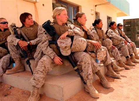 First Female Marines Join Training At Camp Pendleton Eagle S Eye