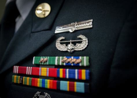 First Soldiers Awarded Expert Soldier Badge Article The United