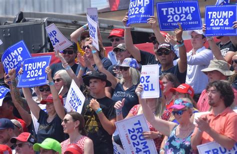 Friendly Crowd Of 50 000 Comes Trump Rally In Sizzling Hot Pickens