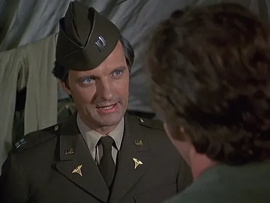 M A S H Alan Alda As Hawkeye Pierce Bamf Style