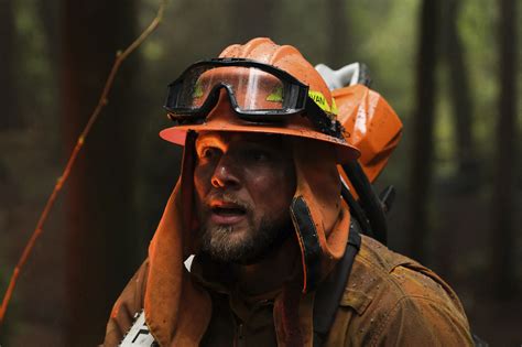 Max Thieriot Is An Inmate Firefighter In Fire Country On Cbs