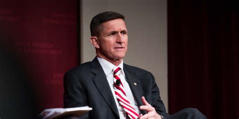 Michael Flynn The Ex Pentagon Spy Who Supports Trump