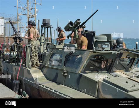 Naval Support Activity Bahrain Oct 16 Hi Res Stock Photography And