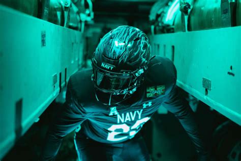 Navy Will Wear Incredible Amp Quot Silent Service Amp Quot Uniforms And Hand Painted