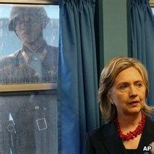 North Korean Eyes Open As Hillary Clinton Passes By Bbc News