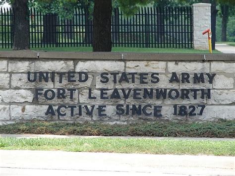 Photos Of Fort Leavenworth Army Base Milbases Com