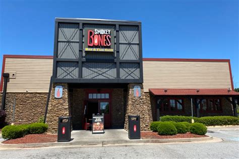 Smokey Bones Fully Reopens All Restaurants Adds A New Location With