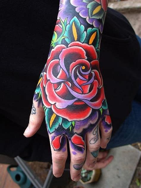 Super Vibrant American Traditional Rose Tattoo On Hand1 Tatuagens