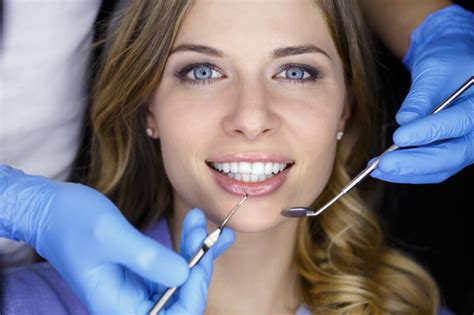 What To Consider When Selecting A Cosmetic Dentist